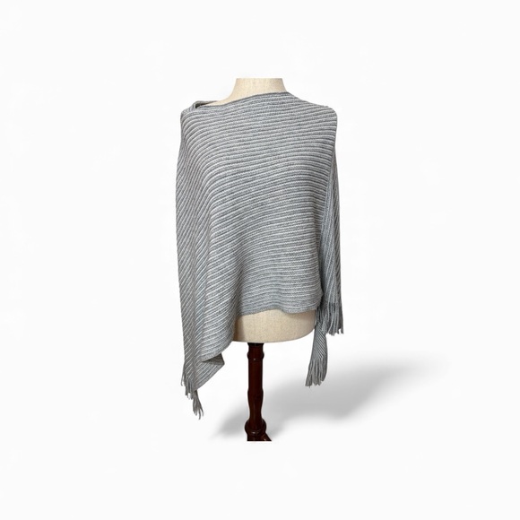 Steve Madden Draped Gray Poncho Sweater One Size Shimmer with Tassels - Picture 2 of 12